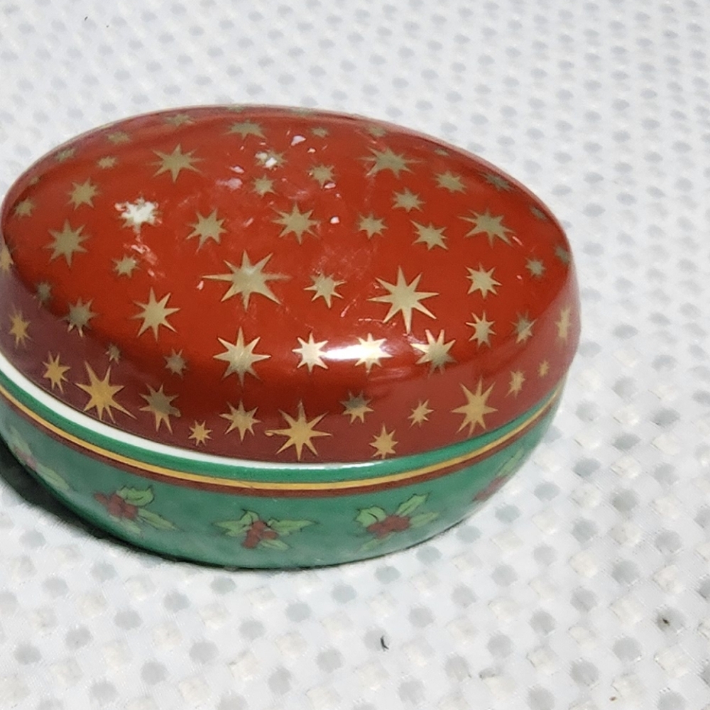MIKASA EUC FK001 HOLIDAY ELIGANCE OVAL TRINKET BOX
